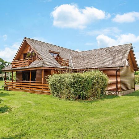 Beaconsfield Park Hotell Hadnall Eksteriør bilde