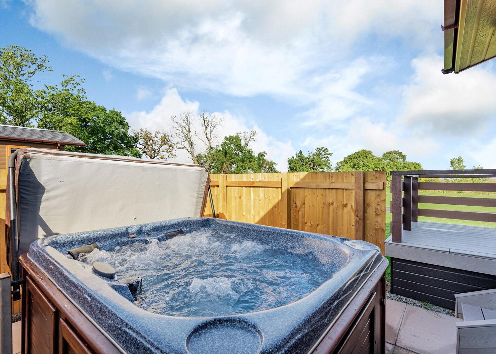Beaconsfield Park Hotell Hadnall Eksteriør bilde